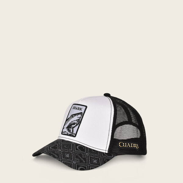 GORRA CUADRA CON DISEÑO DE TIBURON - Image 4