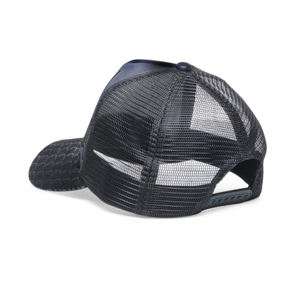 GORRA CUADRA CON DISEÑO DE TIBURON - Image 3