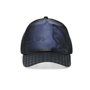 GORRA CUADRA CON DISEÑO DE TIBURON