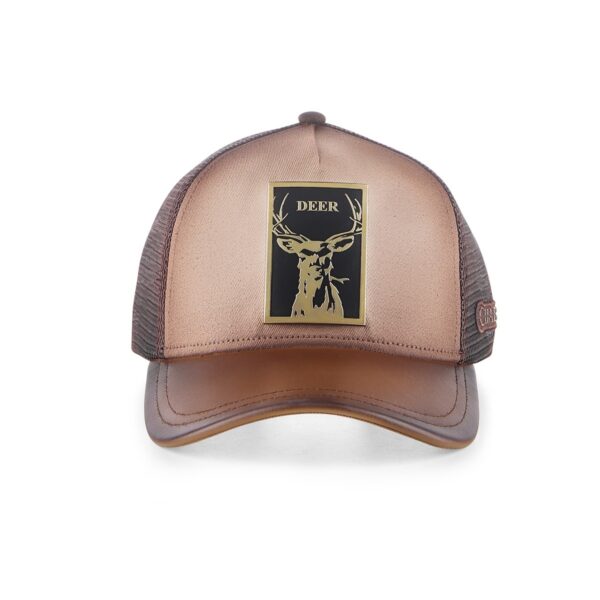 GORRA CUADRA CON DISEÑO DE VENADO